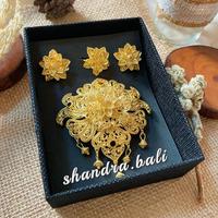 Gambar shandra.bali Set Bros Gada Permata Zircon Kebaya Hijab Alpaka Gold Bali - Kendari, Set dari DIANDRAASTORE undefined 4 Tokopedia