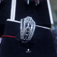 Gambar Cincin Wanita Emas 70% Berlian Center 0,28 Ct Asli Natural Diamond Berlian Kecil 0,94 Ct dari Berkah Jewelry undefined 5 Tokopedia