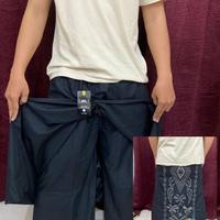 Gambar Sarung Celana Wadimor Full Tertutup Hitam Tumpal Kembang /Sarung Travel /Sarwal /Sarowil / Sarung Praktis /Celana Sarung Wadimor Dewasa / Batik Motif Kekinian / Sarung Modern / Sarung Instan Travel /Sarcel /Sarung Praktis - HITAM POLOS, S dari Heritsss Storre undefined 2 Tokopedia