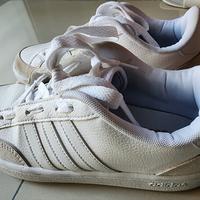 Gambar sepatu anak, merk adidas, warna putih, size 35, bagus, masih seperti baru, jarang pakai, sepatu second dari Pindah ke: shal88.phie99 undefined 3 Tokopedia