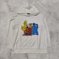 Gambar sweater hoodie uniqlo kaws ssame street putih bekas dari mocampid undefined 1 Tokopedia