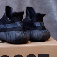 Gambar Sepatu Sneakers AD Yeezy Boost SPLY 350 Black Grey - 42 dari ADIDAS OFFICIAL OFFICIAL. undefined 4 Tokopedia