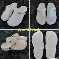 Gambar Baim Putih Sepatu Sandal Crocs Untuk Haji Dan Umrah.. Putih Bersih - 36 dari Qurmah undefined 2 Tokopedia