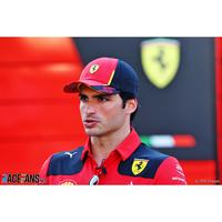 Gambar Carlos Sainz Cap 2023 / topi ferrari / topi carlos sainz dari jar stuff undefined 2 Tokopedia