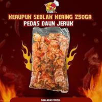 Gambar KERUPUK SEBLAK KERING 250GR PEDAS DAUN JERUK nUg - - dari riiyoyo wood undefined 1 Tokopedia