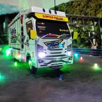 Gambar MINIATUR TRUK TRUCK OLENG KAYU RC ISUZU PUTIH REMOTE CONTROL ORIGINAL - tawakal lampu dari Gummy_store14 undefined 2 Tokopedia