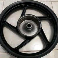 Gambar velg racing belakang Vario 110 karbu,Vario techno karbu,beat,spacy,Scoopy karbulator.barang second original lepasan motor.gigi aman tidak megol. dari sleekstream undefined 2 Tokopedia