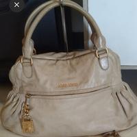 Gambar Tas vintage miumiu prelove dari GodelavaPrelove99 undefined 1 Tokopedia