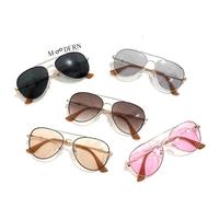 Gambar 𝐌𝐨𝐨𝐝𝐞𝐫𝐧 - Kacamata Sunglass GCC NAGITA SLAVINA Unisex - Cream dari SHADOW 77 MART undefined 5 Tokopedia