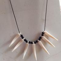 Gambar Kalung Taring Etnik Papua / Kalung Pelengkap Pakaian Adat - 3 Taring mix dari berkah jaya Tangsel undefined 2 Tokopedia