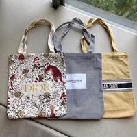 Gambar Tas tote bag branded counter gift - Krem dari Tokyobeeshop undefined 2 Tokopedia