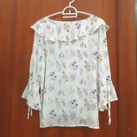 Gambar Preloved atasan blouse sifon korean style putih motif bunga floral kerah ruffle remple lengan rumbai classy elegant feminine vibe cottagecore spring aesthetic baju murah cantik bekas second pl dari Hati Manis undefined 3 Tokopedia