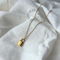 Gambar Le Cels - L-15 Kalung Titanium Wanita Bentuk Gembok Kalung Premium Estetik Double Layer Anti Karat Hitam Premium dari Le Cels Jewelry undefined 3 Tokopedia