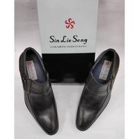 Gambar Baru Sepatu semi boots pria by Sin Lie Seng terbuat dari kulit asli , tinggi hak 6cm,Seri 6233 Berkualitas - Hitam, 40 dari tristan-id undefined 2 Tokopedia
