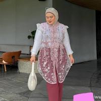 Gambar Eshantai Big Size Renita L-XXXXL One Set Kondangan Mewah Outer Muslim Baju Lebaran Tunik Panjang LD 120 130 140 Tunik Busui | Setelan Celana Jumbo Wanita Bahan Brokat Garden - 03 Army, 120 dari CV SANTRIA undefined 5 Tokopedia