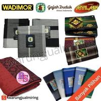 Gambar Sarung Aneka Merek Tanpa Kemasan Kotak - 3 pcs per kg - Kain Samping Dewasa Laki Pria Cowok Cowo Remaja Tanggung Harga Hemat Grosir Kodi Kodian Lusinan Murah Busana Pakaian Muslim Islam Sholat Hitam Putih Polos Motif Premium Exclusive Sehari Hari Harian dari Rubi Shoestore undefined 1 Tokopedia