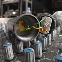 Gambar shure SM58 ORIGINAL mics dynamic dari IMC GENTENGKALI undefined 2 Tokopedia