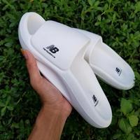 Gambar Sandal Slop New Balance terbaru kekinian sendal NB pria original - Hitam, 36 dari NEW BALANCE STORE OFFICIAL, undefined 2 Tokopedia