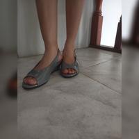 Gambar PRELOVED WEDGES abu grey heels sepatu sandal sendal wanita remaja pesta jalan thrift dari SAGARSHOP undefined 4 Tokopedia