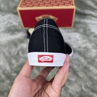 Gambar Vans Authentic Lowpro Black White dari WIN.IDSTORE PLM undefined 3 Tokopedia