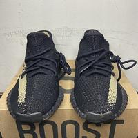 Gambar [USED] Adidas Yeezy Boost 350 V2 Core Black Green 100% Authentic dari Goods Prime Store undefined 3 Tokopedia