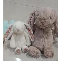 Gambar New Product - Boneka Jelly Cat Bunny Kelinci Medium Dan Small Kualitas Ekspor Stok Terbatas!! Jellycat London Tsuki Suki - SILVER BLOSSOM dari tsuki suki undefined 1 Tokopedia