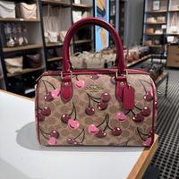 Gambar Tas Selempang Coach Wanita Rowan Cherry Print Original Store Branded Authentic dari tickandickk undefined 2 Tokopedia