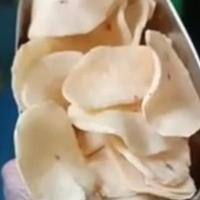 Gambar mb Keripik Singkong 1 KG Khas Manding Sumenep Madura Cemilan/ Makanan Ringan/Snack Enak Murah Rasa Bawang dan Pedas Manis Gurih Asin snak snack - BAWANG dari Blackflores Mart undefined 4 Tokopedia