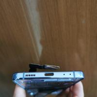 Gambar frame / buzzel / tatakan lcd samsung galaxy z flip 4 original copotan masih mulus... dari PCshop.idn undefined 2 Tokopedia