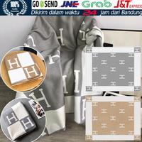 Gambar Hermes Letter H Blanket Luxury / Selimut Royal H Hermes / Premium Fabric Throw Blanket Air Conditioner Selimut - orange dari Store Olive undefined 1 Tokopedia