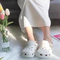 Gambar Crocs Unisex Klasik Clog Sandal Hitam Bernapas Sepatu Pria Dan Wanita Klasik Ori - Black, M4(36/37) dari sepasaang undefined 2 Tokopedia