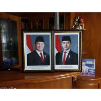Gambar 1 Set Bingkai+ Foto Resmi Presiden Dan Wakil Presiden Ukuran F4/25x35 Cm Free Bubble Wrap Terlaris - SILVER dari hazle123 undefined 3 Tokopedia