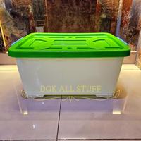 Gambar Kontainer Container Box Kotak Tempat Penyimpanan Dokumen Buku Pakaian Baju Alat Alat Perkakas guna 50 Liter 50L 50 L Plastik Ukuran Sedang Besar TEBAL Dengan Roda Beroda Tidak Transparan Tidak Bening Warna Badan Putih Estetik Aesthetic - Biru dari GALLERYBOX undefined 1 Tokopedia