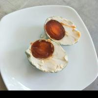 Gambar Telur Asin brebes Sudah matang isi 10 butir Original. dari CAHAYA BARU STORE28 undefined 2 Tokopedia
