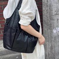 Gambar Matin Kim Triple Pocket Wrinkle Shoulder Bag Korean Bag - Black dari My Authentic Collections undefined 5 Tokopedia