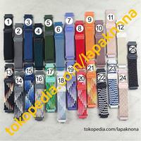 Gambar 20mm BRAIDED Strap Garmin Venu SQ 2 Plus Forerunner 165 245 645 55 Music Approach S12 S40 S42 D2 Vivoactive 5 Vivomove 3 HR Sport Style Trend Nylon Loop Tali Samsung Galaxy Watch 6 5 4 44mm 40mm 42mm Classic Active 2 - 10-DustyGray dari lapaknona. undefined 3 Tokopedia