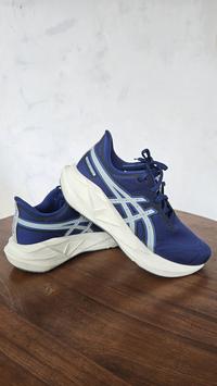 Gambar Asics Novablast 5 ATC Men's Running Shoes Indigo Blue - Bekas/Second/2nd dari Morningside27 undefined 1 Tokopedia
