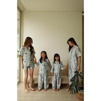 Gambar Terbaru Goodnitegwen - Rein Sutra Organik Tencel Sutra Piyama Wanita Dewasa Anak Laki Perempuan Terlaris - SHORTP L-XL dari Rasyidah Store-02 undefined 1 Tokopedia