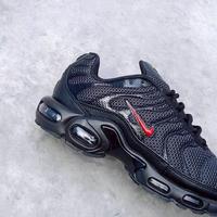 Gambar Sepatu Nike Air Max Plus TN Black University Red Reflective - 40 dari Sea Of Sneakers Bandung undefined 3 Tokopedia