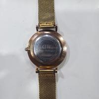 Gambar Jam Daniel Wellington Wanita Preloved dari SentosaTokopedia undefined 2 Tokopedia