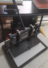 Gambar Mesin Pond Kertas Manual Innovatec Mesin Pon Kertas Untuk Potong Cetakan Box Kemasan dari Graha Print Innovatec undefined 3 Tokopedia