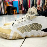 Gambar Sepatu Basket Kawhi 2 size 44 dari OliveFashion25 undefined 4 Tokopedia