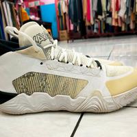 Gambar Sepatu Basket Kawhi 2 size 44 dari OliveFashion25 undefined 1 Tokopedia