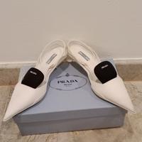 Gambar Gucci Slip on Sneakers & Prada Size Eu 40 dari Subur Makmur Gemah Ripah undefined 2 Tokopedia