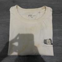 Gambar Tshirt uniqlo kaws putih dari tannnstore31 undefined 3 Tokopedia