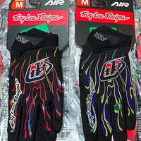 Gambar SARUNG TANGAN TROY LEE DESIGN AIR GLOVE TORCHED BLACK RED - M dari AUTOSPEED MX undefined 2 Tokopedia