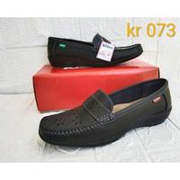 Gambar klh sepatu pantofel Kickers pantofel wanita flat kerja sekolah formal cv - Hitam KR 073, 37 dari cv herioen undefined 1 Tokopedia