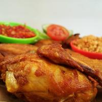 Gambar Ayam Goreng dan Ayam Bakar 1 Ekor - Goreng dari Ayam Bakar Taliwang BJ undefined 2 Tokopedia