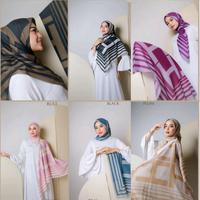 Gambar LEONA POLENE Basic Scarf Halwa by Elva Faela SALEEMA BALQIS ELLAURA SCARF By halwa apparel Kerudung voal tryspan ultrafine halwa hijab segiempat voal premium motif printing logo halwa bassic scraf halwa jilbab segiempat adem hijab kekinian Santai Lembut - SIENNA, 115cm x 115cm dari Mydinar Store_NEW undefined 1 Tokopedia