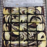 Gambar BROWNIES CHEESSY FUDGY Panggang JAGAD FOOD mix KEJU dan COKLAT lembut Isi 25 pcs Cheese - 1 BOX BESAR ISI 25 dari JAGAD GROSIR undefined 5 Tokopedia